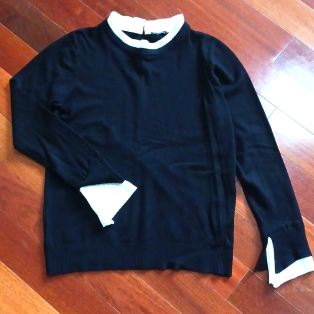 Women's light sweater. 25% wool, Size L